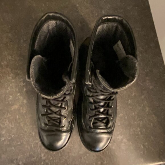 Danner Acadia 8" Tactical Boots - Size 9 - Picture 7 of 9